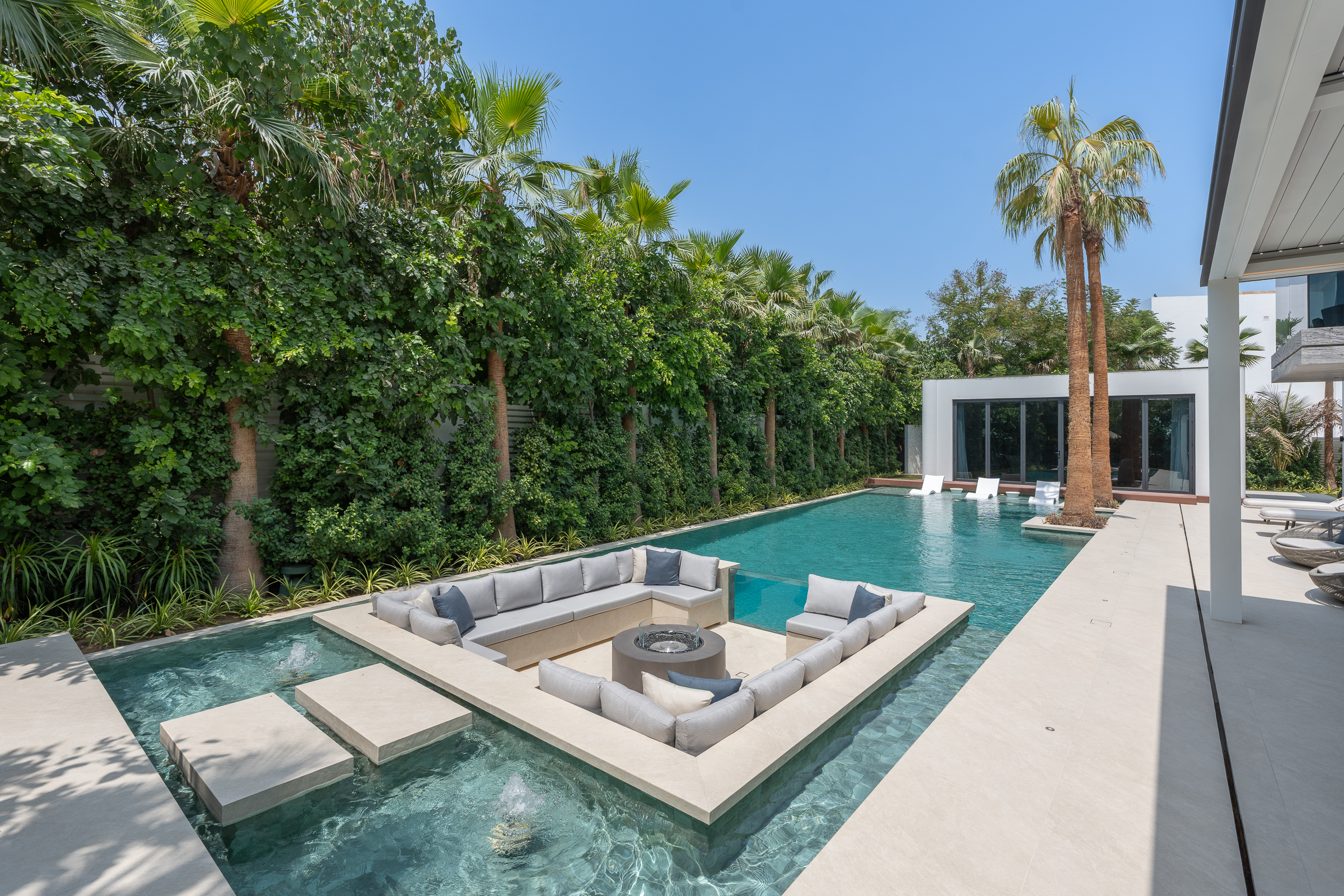  Outstanding Ready-to-Move Villa in Al Barari - 物件實景
