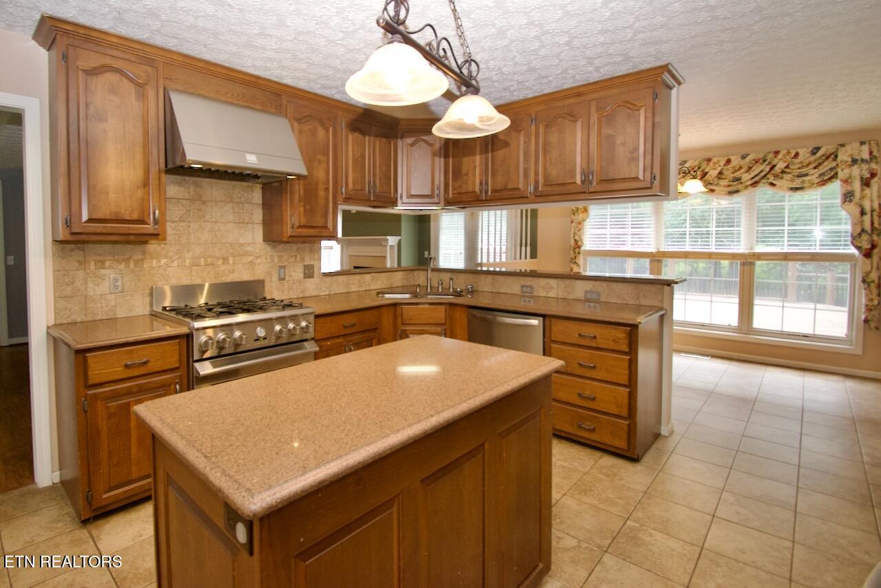Maryville, Tennessee, 37803, United States, 3 Bedrooms Bedrooms, ,3 BathroomsBathrooms,Residential,For Sale,1857771