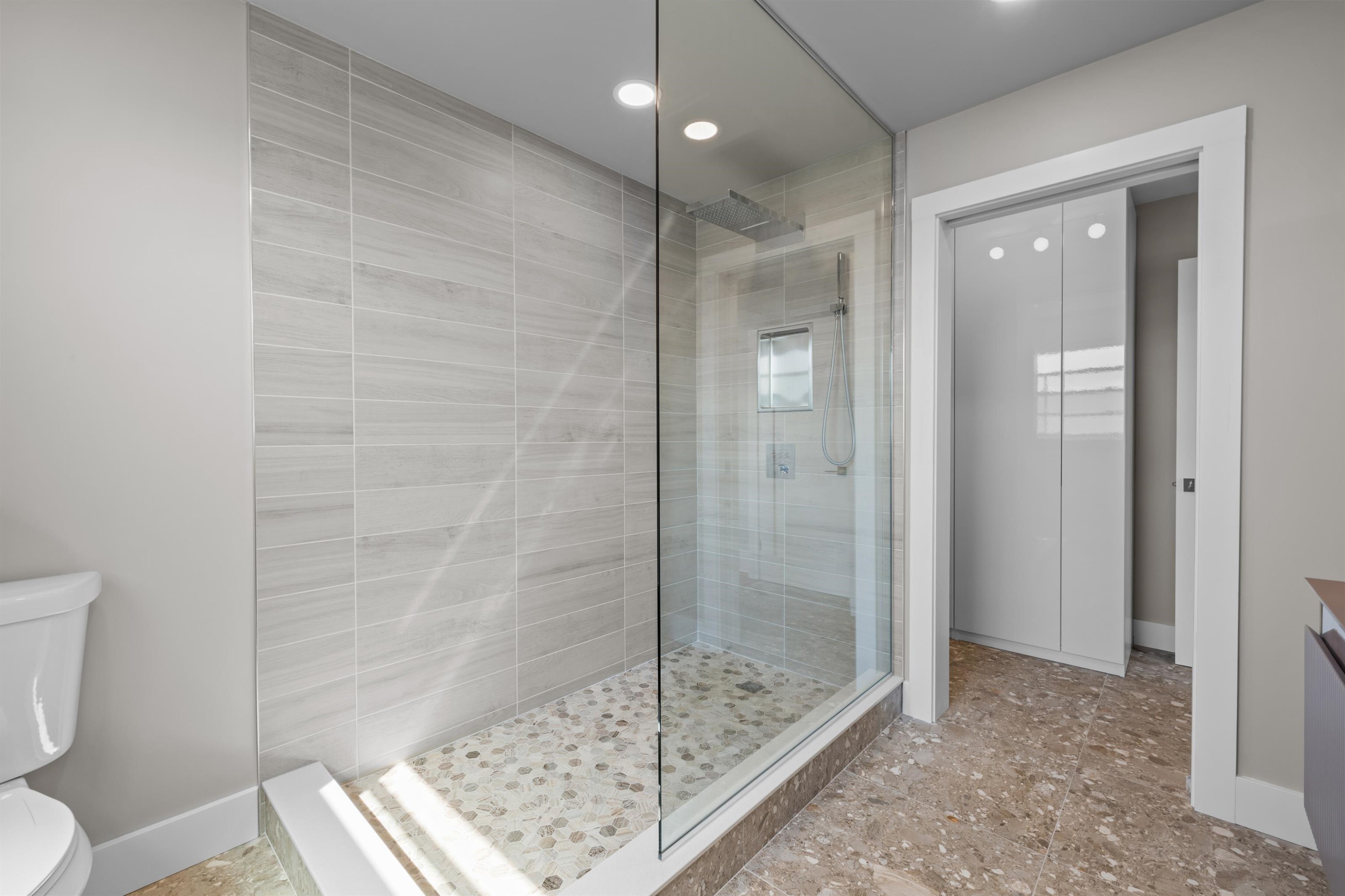 STRATFORD, Prince Edward Island, C1B 0J7, CA, 7 Bedrooms Bedrooms, ,4 BathroomsBathrooms,Residential,For Sale,1949695