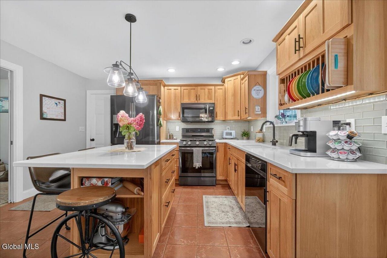 Queensbury, New York, 12804, United States, 3 Bedrooms Bedrooms, ,3 BathroomsBathrooms,Residential,For Sale,1942112
