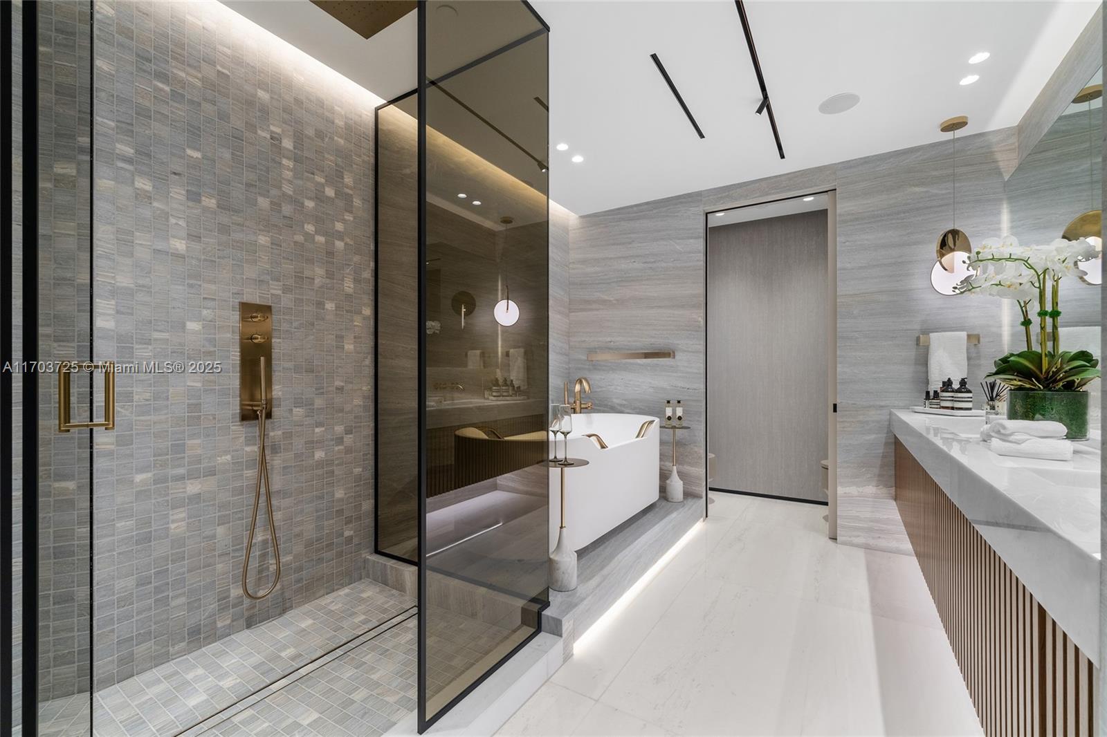 1425 Brickell Ave Unit 66D-66E, Miami, Florida, 33131, United States, 4 Bedrooms Bedrooms, ,5 BathroomsBathrooms,Residential,For Sale,1425 Brickell Ave Unit 66D-66E,1682437