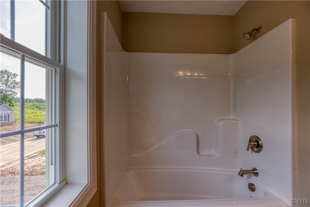 Baldwinsville, New York, 13027, United States, 4 Bedrooms Bedrooms, ,3 BathroomsBathrooms,Residential,For Sale,1906814