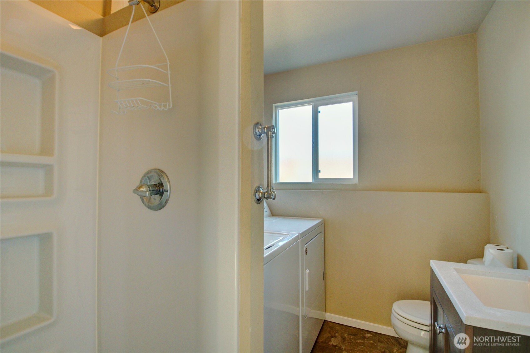 Anacortes, Washington, 98221, United States, 3 Bedrooms Bedrooms, ,1 BathroomBathrooms,Residential,For Sale,1927416
