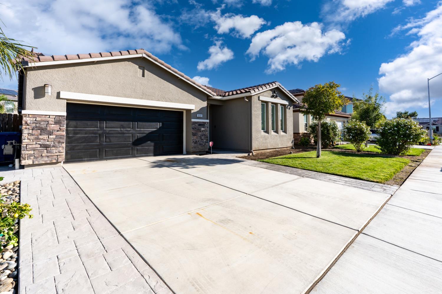 Los Banos, California, 93635, United States, 4 Bedrooms Bedrooms, ,3 BathroomsBathrooms,Residential,For Sale,1974667