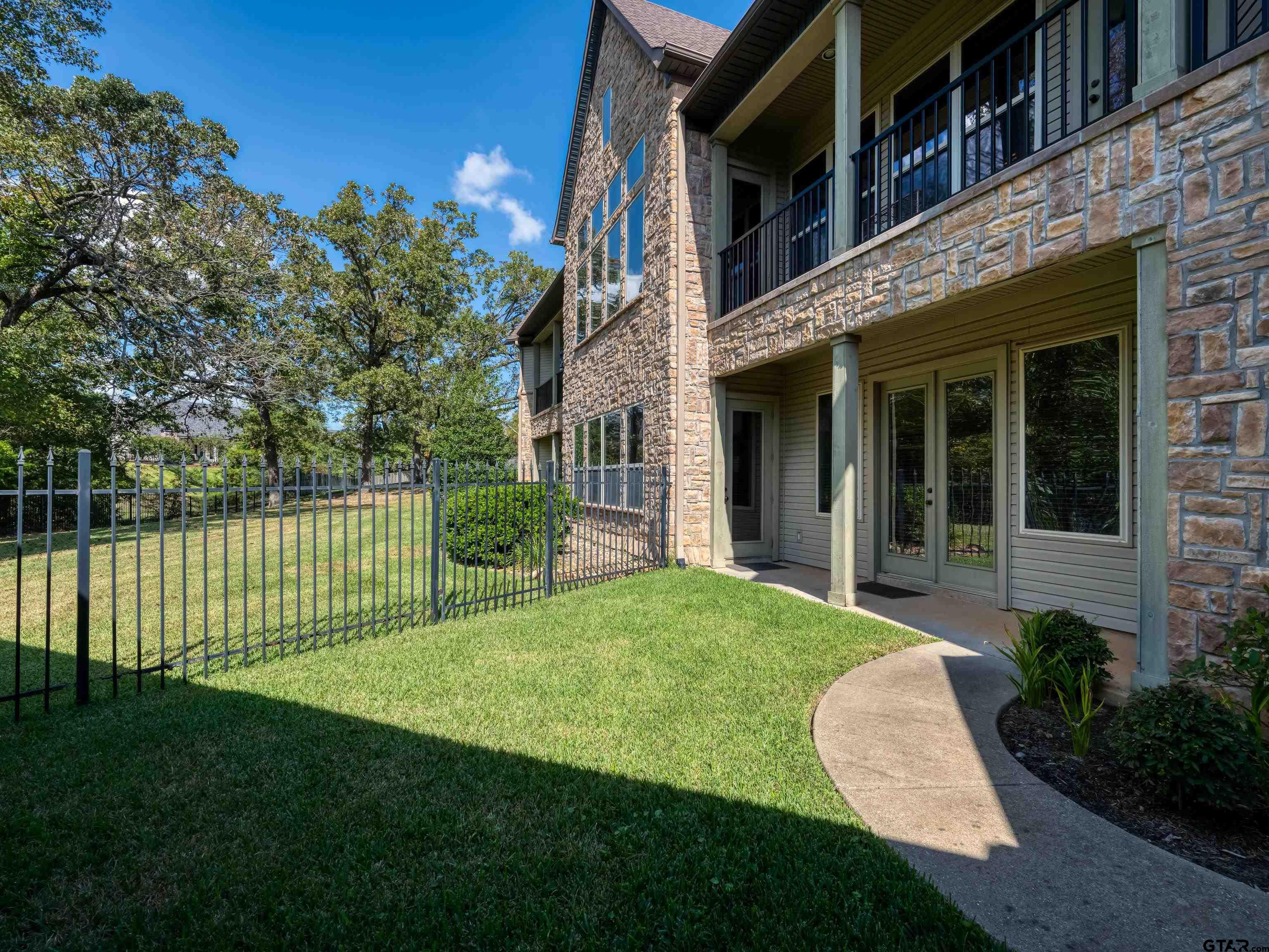 Tyler, Texas, 75703, United States, 4 Bedrooms Bedrooms, ,6 BathroomsBathrooms,Residential,For Sale,1965330