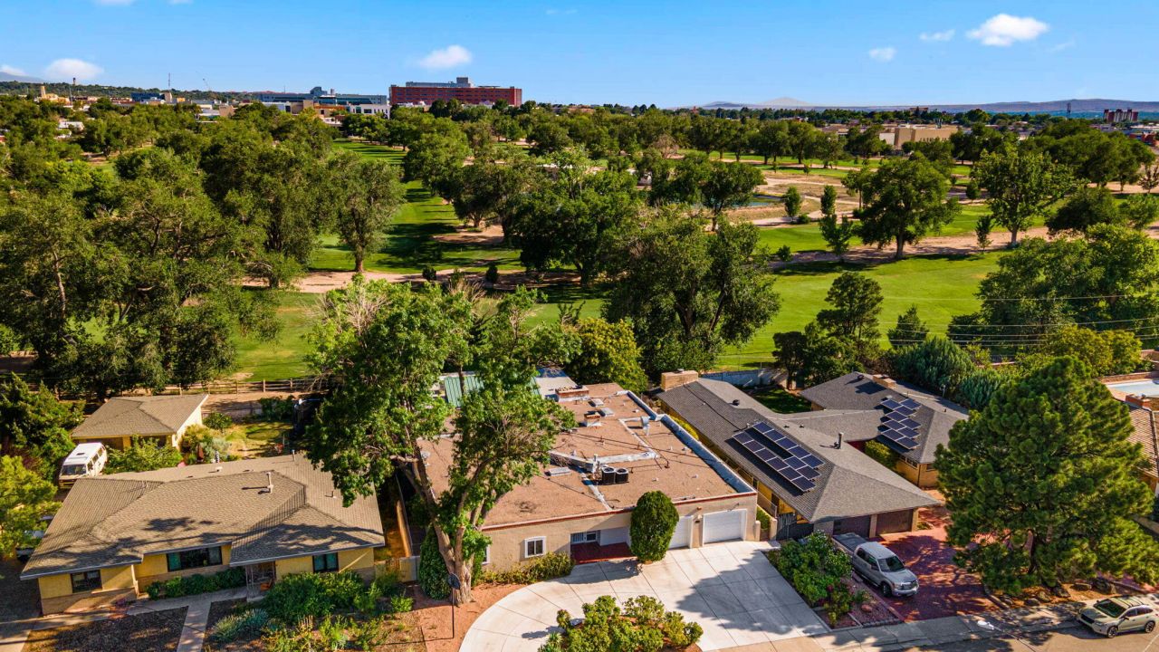 Albuquerque, New Mexico, 87106, United States, 4 Bedrooms Bedrooms, ,5 BathroomsBathrooms,Residential,For Sale,1896146