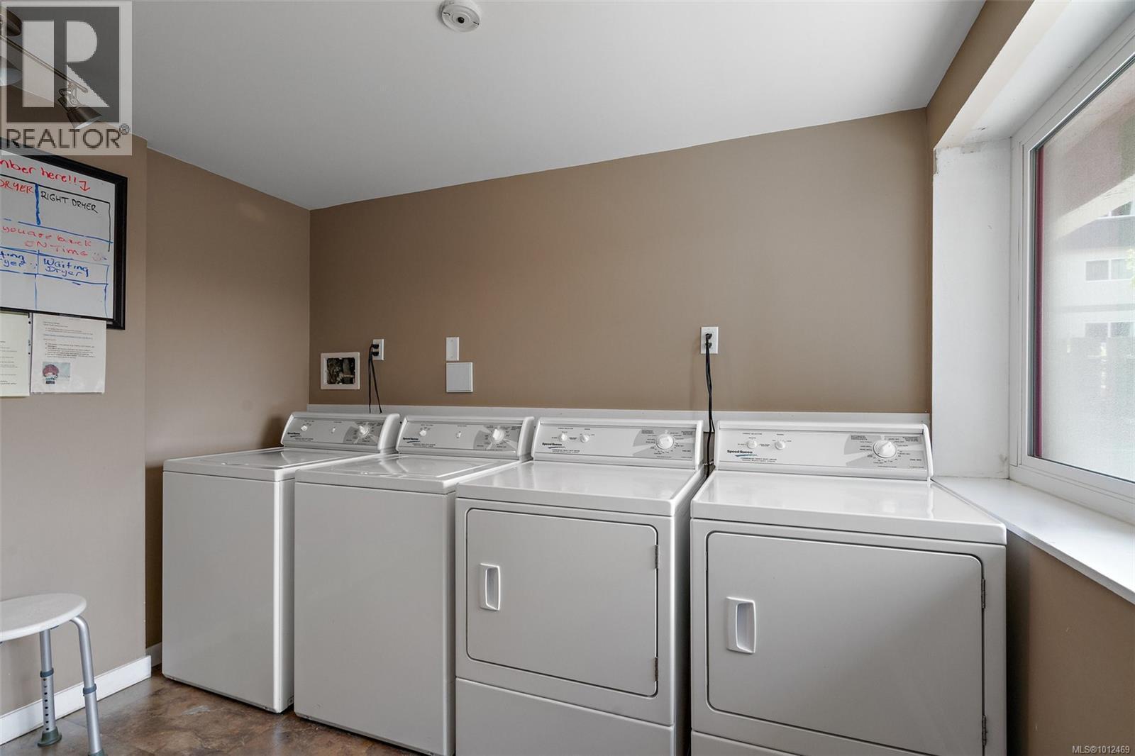 VICTORIA, British Columbia, V8V 2X5, CA, 2 Bedrooms Bedrooms, ,1 BathroomBathrooms,Residential,For Sale,1950619