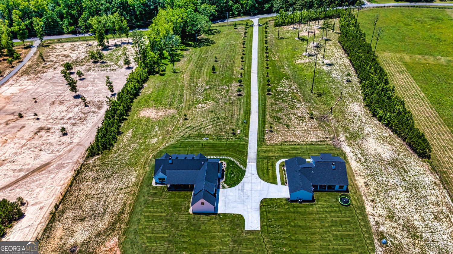 Senoia, Georgia, 30276, United States, 7 Bedrooms Bedrooms, ,6 BathroomsBathrooms,Residential,For Sale,1859097