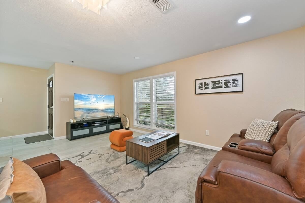 Galveston, Texas, 77551, United States, 4 Bedrooms Bedrooms, ,3 BathroomsBathrooms,Residential,For Sale,1923431