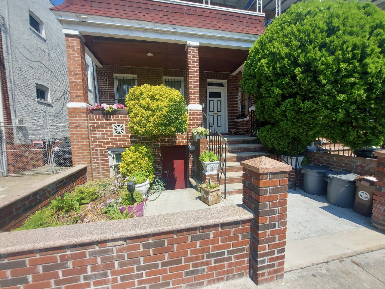 Brooklyn, New York, 11212, United States, 6 Bedrooms Bedrooms, ,2 BathroomsBathrooms,Residential,For Sale,1899398