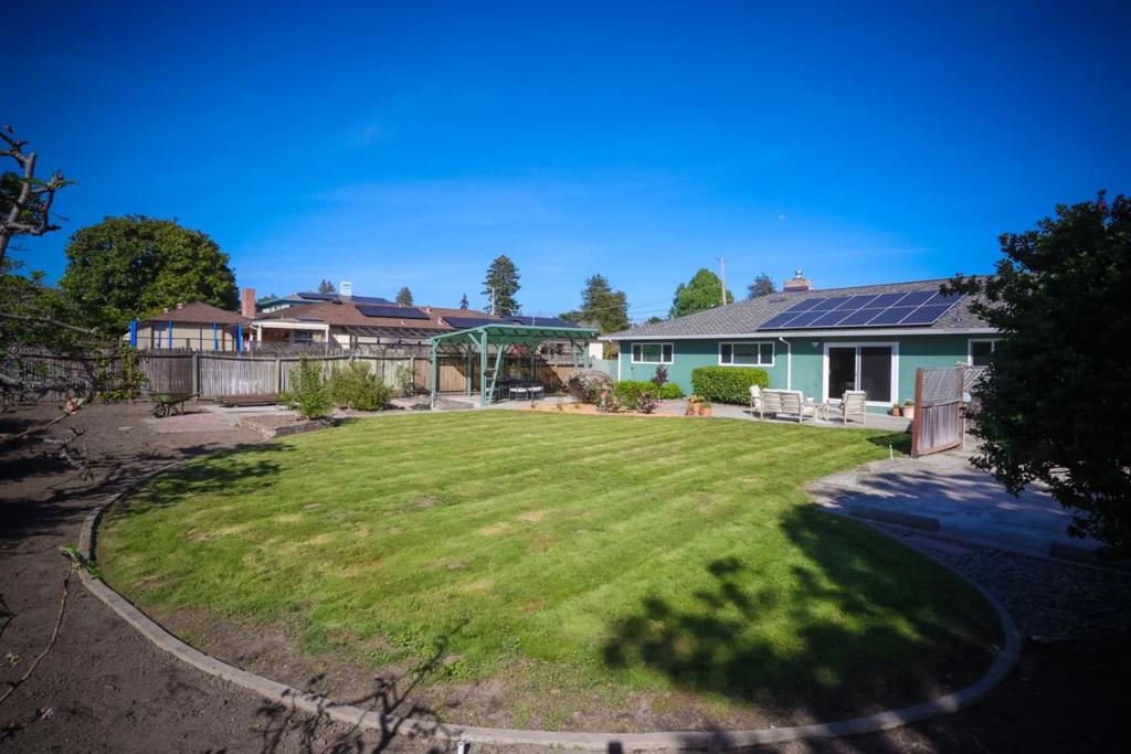 Santa Cruz, California, 95062, United States, 3 Bedrooms Bedrooms, ,2 BathroomsBathrooms,Residential,For Sale,2031926