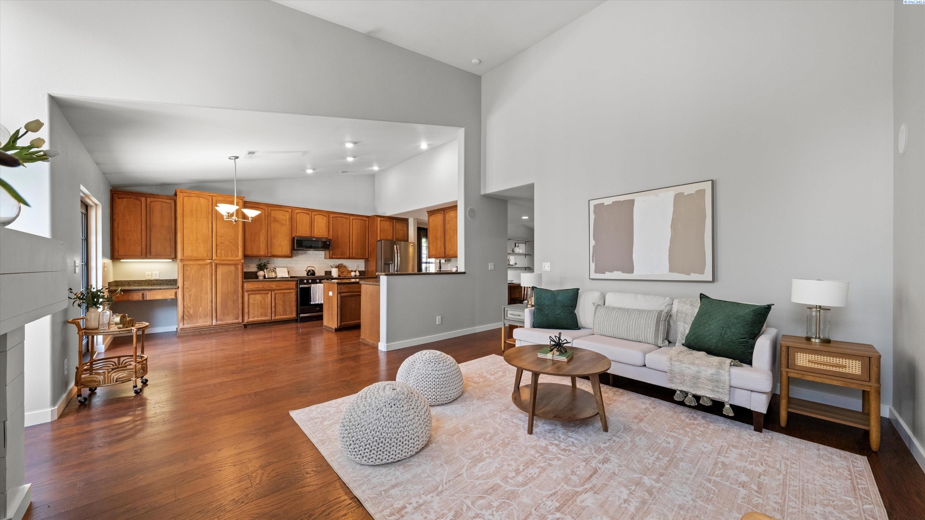 Pasco, Washington, 99301, United States, 4 Bedrooms Bedrooms, ,2 BathroomsBathrooms,Residential,For Sale,1956772