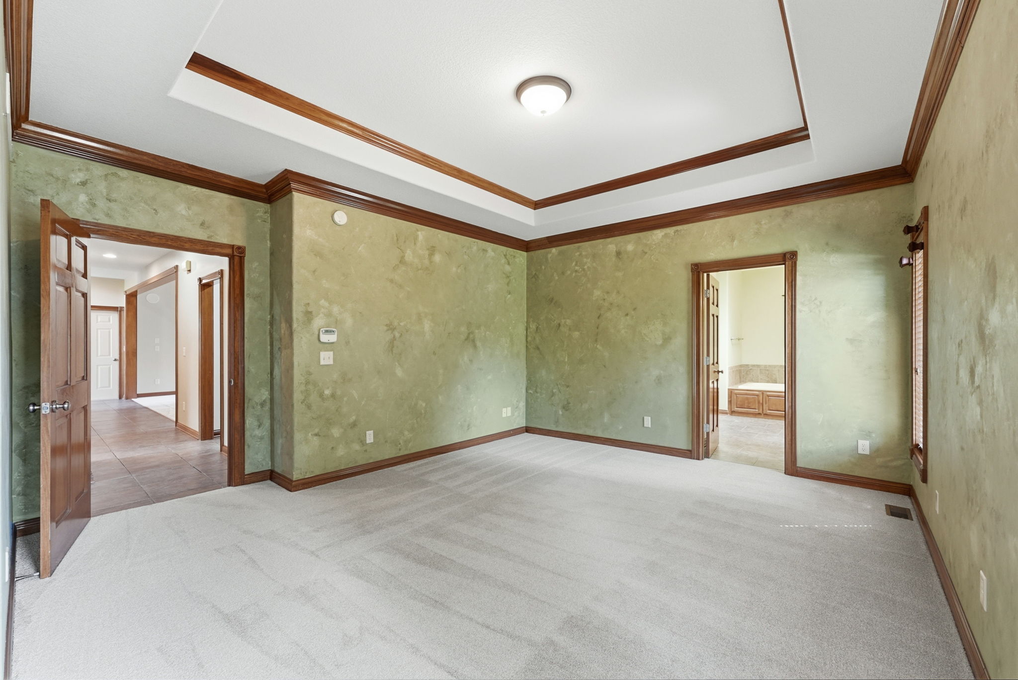  All-Brick Custom Home Tucked Away on Quiet Cul-De-Sac - 物件實景