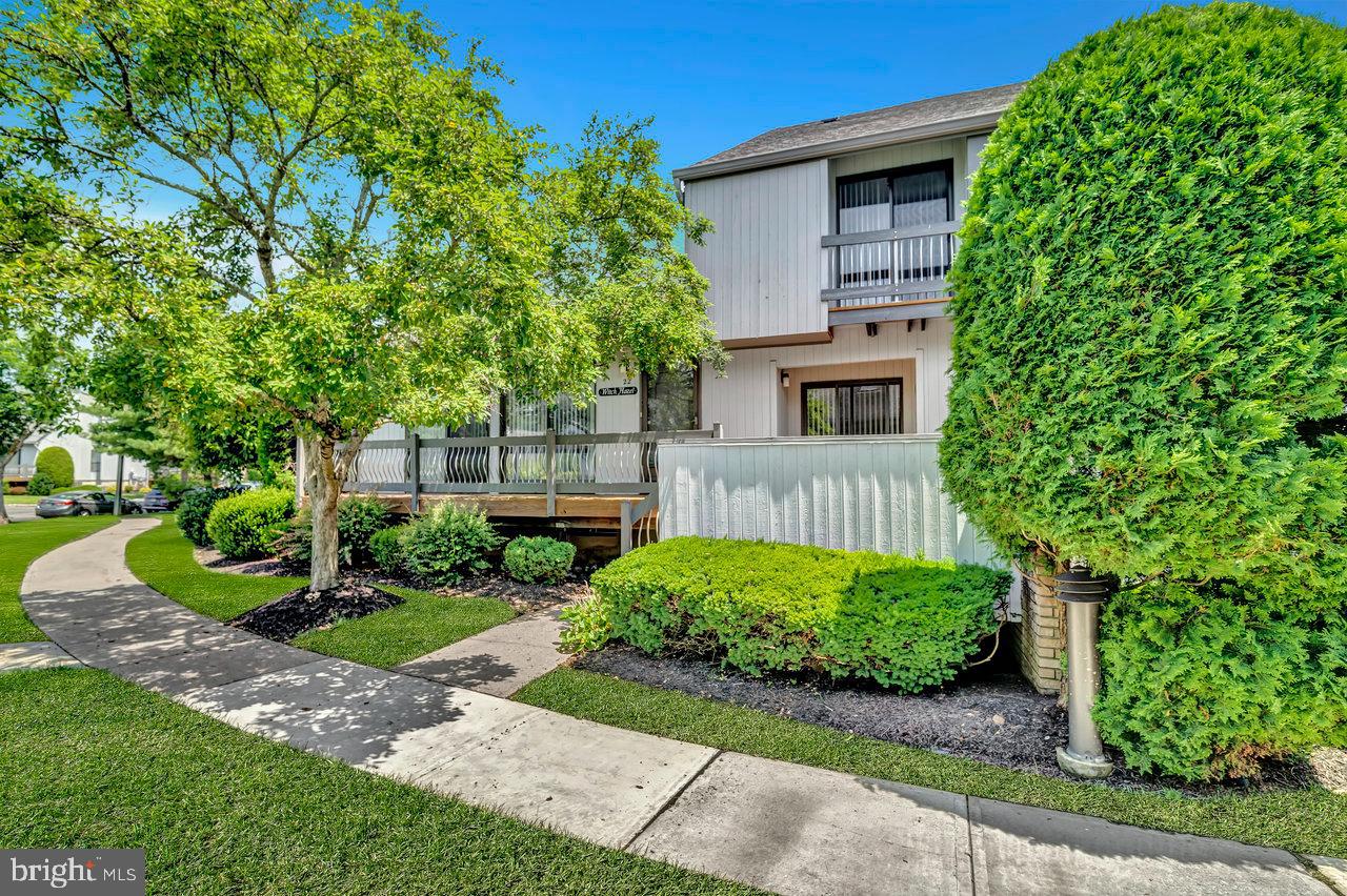 Monmouth Junction, New Jersey, 08852, United States, 2 Bedrooms Bedrooms, ,3 BathroomsBathrooms,Residential,For Sale,1955915