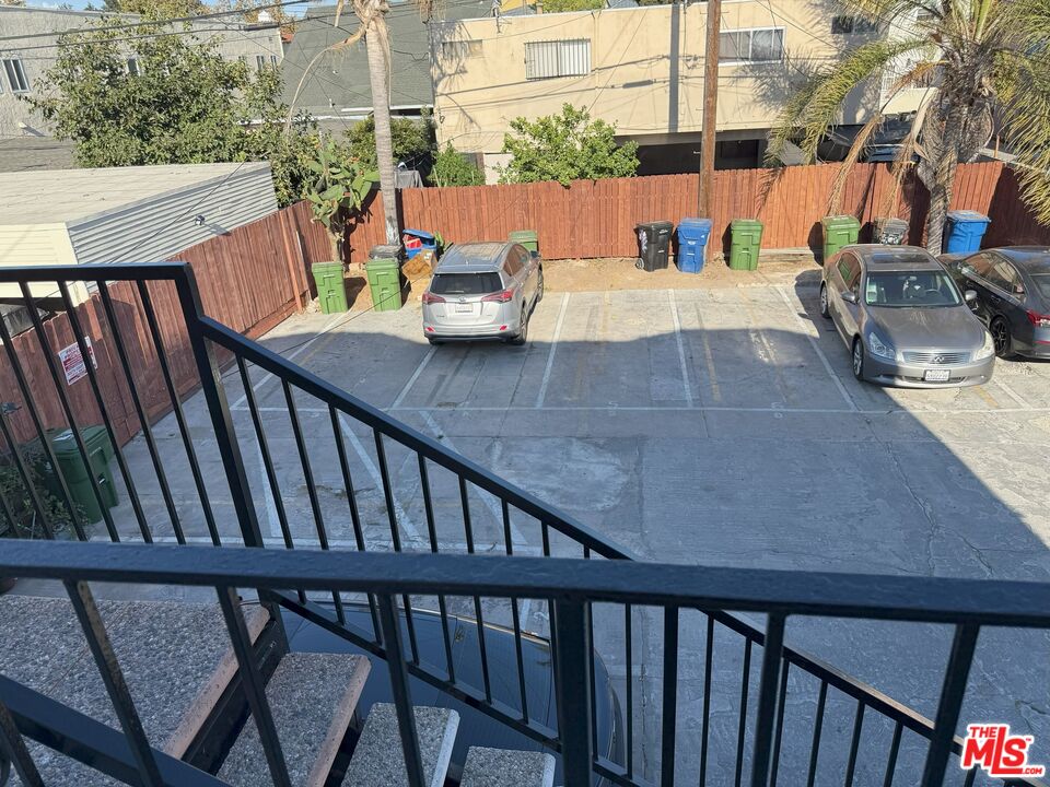 Los Angeles, California, 90019, United States, 8 Bedrooms Bedrooms, ,Residential,For Sale,1848279