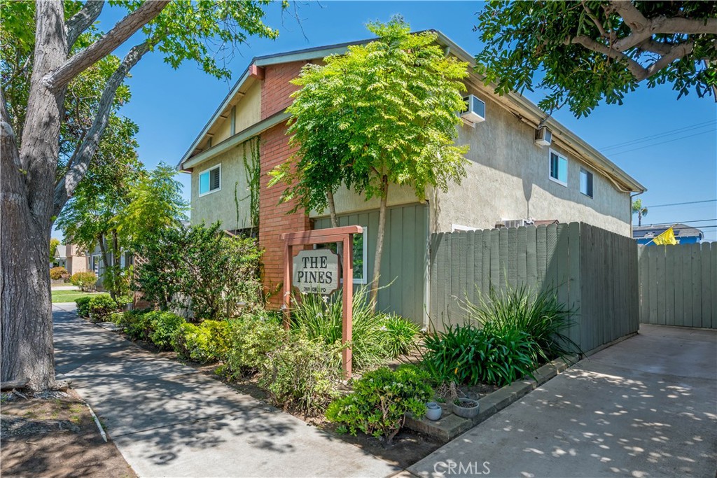 Long Beach, California, 90814, United States, 2 Bedrooms Bedrooms, ,2 BathroomsBathrooms,Residential,For Sale,1919883