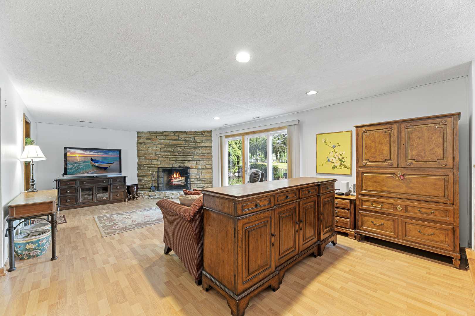 Glenview, Illinois, 60026, United States, 5 Bedrooms Bedrooms, ,3 BathroomsBathrooms,Residential,For Sale,1940344