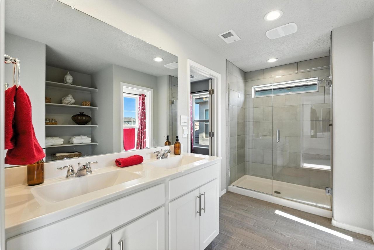 Rio Rancho, New Mexico, 87124, United States, 4 Bedrooms Bedrooms, ,3 BathroomsBathrooms,Residential,For Sale,1868349