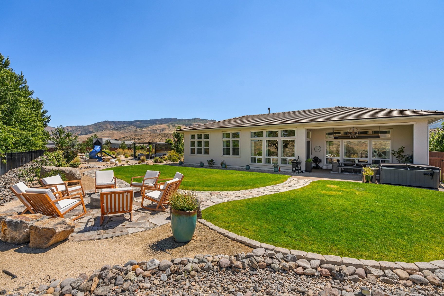  Private Luxury Retreat in Verdi with Custom Designer Finishes & Peavine Views - 物件實景