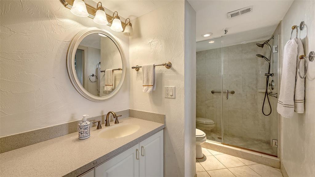 Longboat Key, Florida, 34228, United States, 3 Bedrooms Bedrooms, ,2 BathroomsBathrooms,Residential,For Sale,1793639