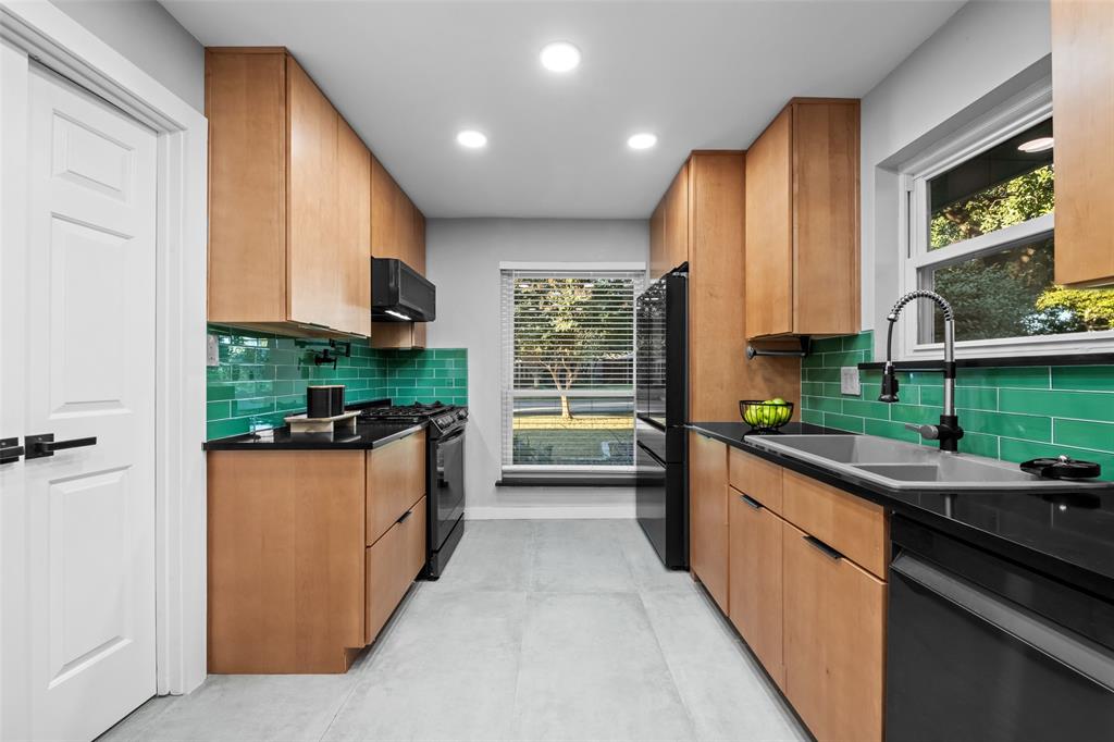 Plano, Texas, 75075, United States, 3 Bedrooms Bedrooms, ,3 BathroomsBathrooms,Residential,For Sale,1978302