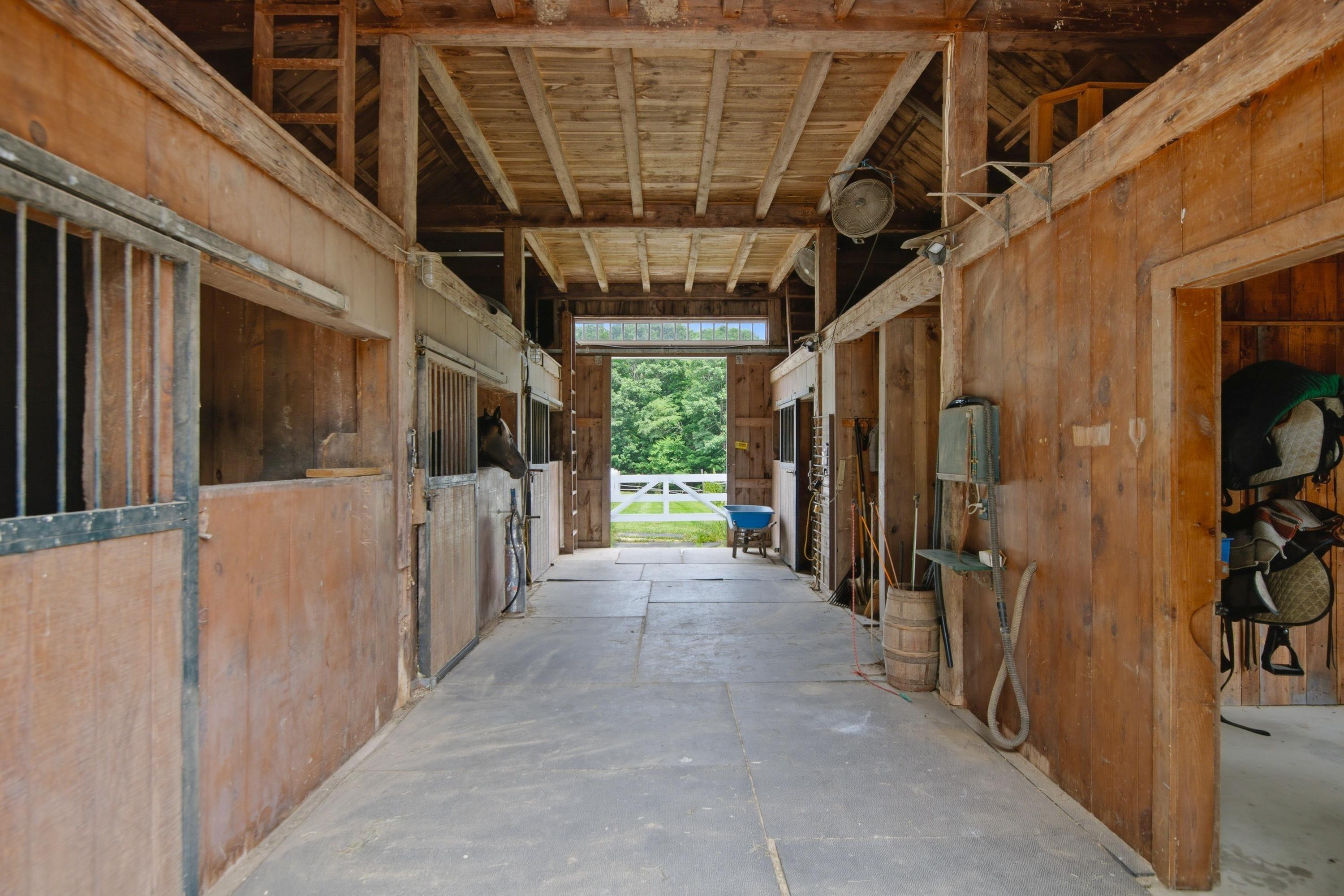  428 Clark Hill Road - 物件實景