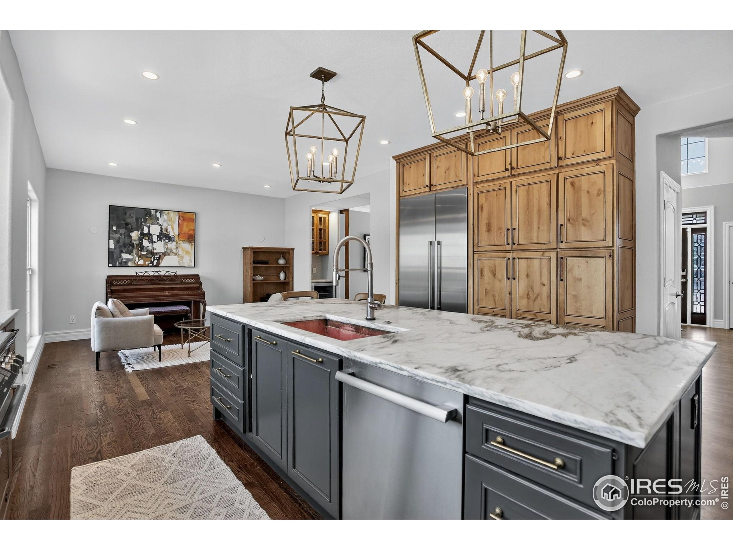 Longmont, Colorado, 80504, United States, 6 Bedrooms Bedrooms, ,2 BathroomsBathrooms,Residential,For Sale,1838026