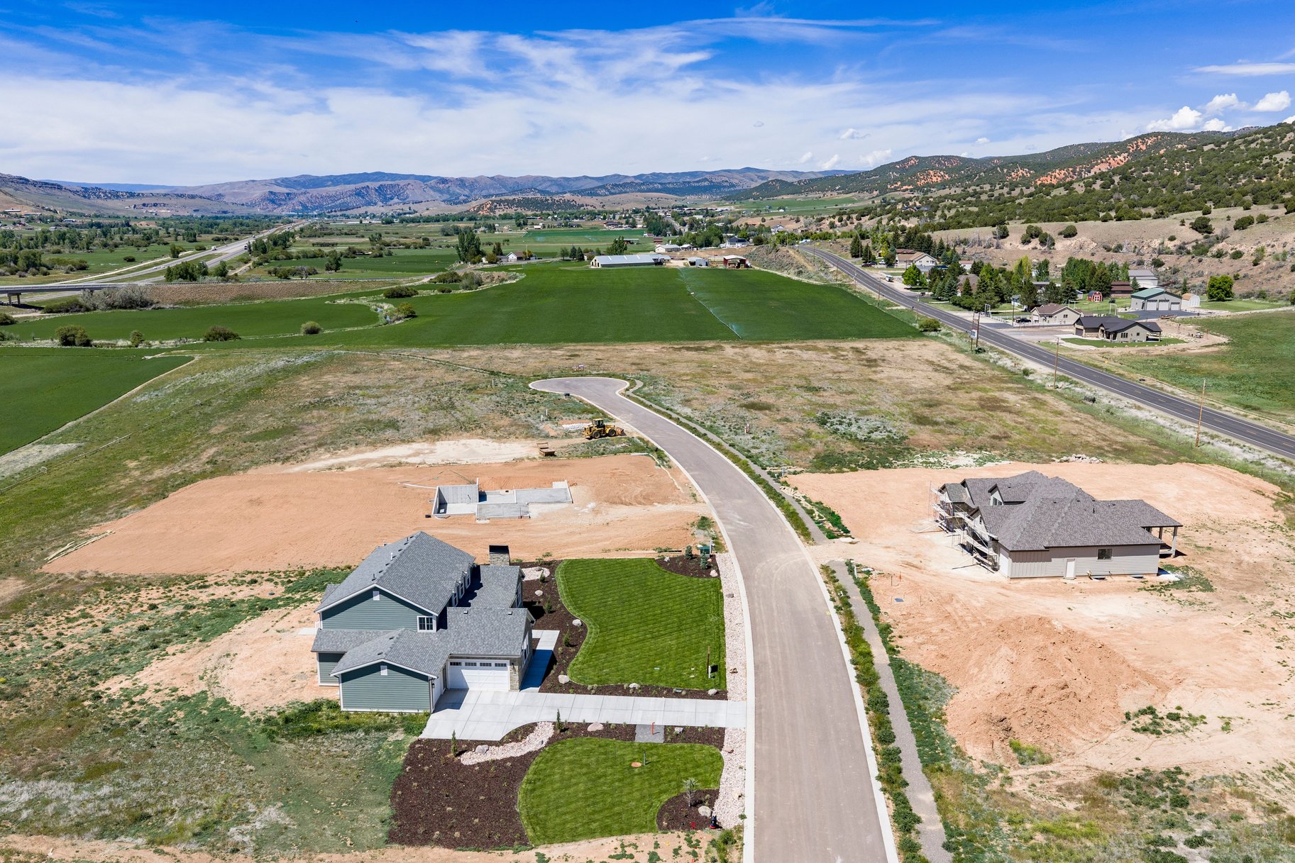  New Construction in Countryside Estates - 物件實景