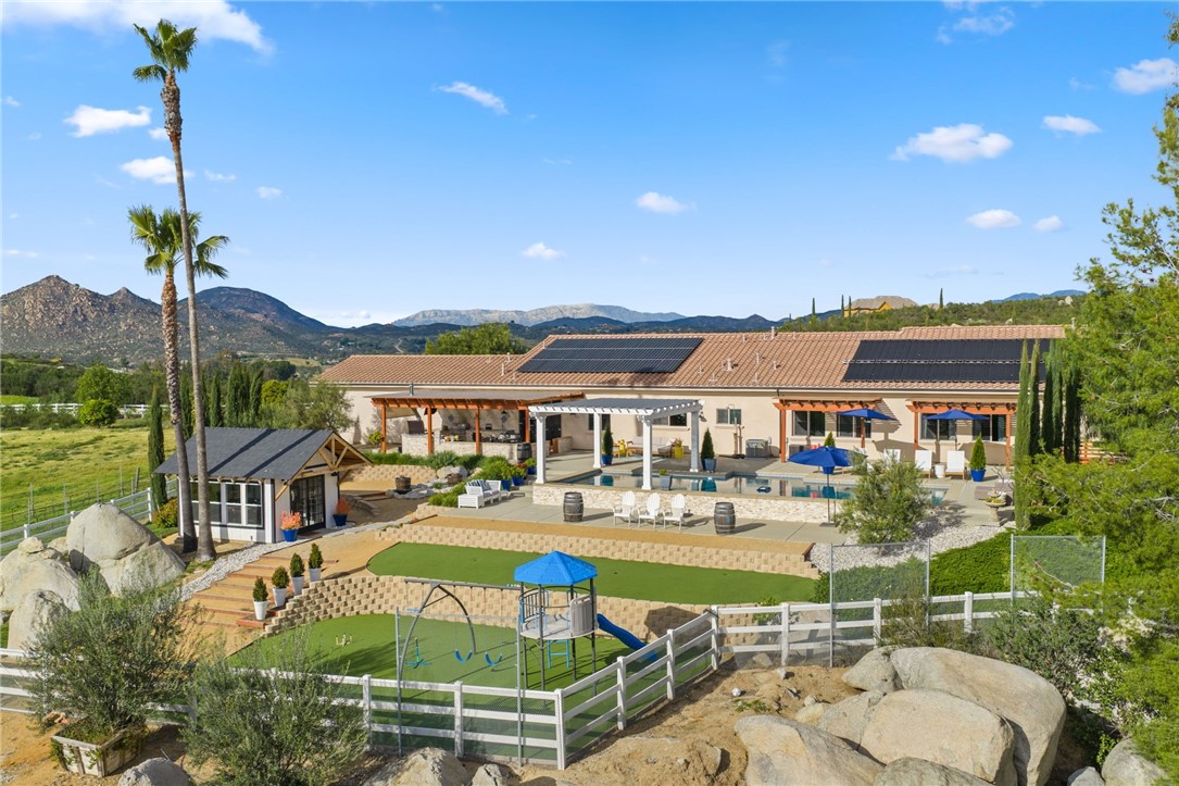 Temecula, California, 92592, United States, 5 Bedrooms Bedrooms, ,4 BathroomsBathrooms,Residential,For Sale,2021827