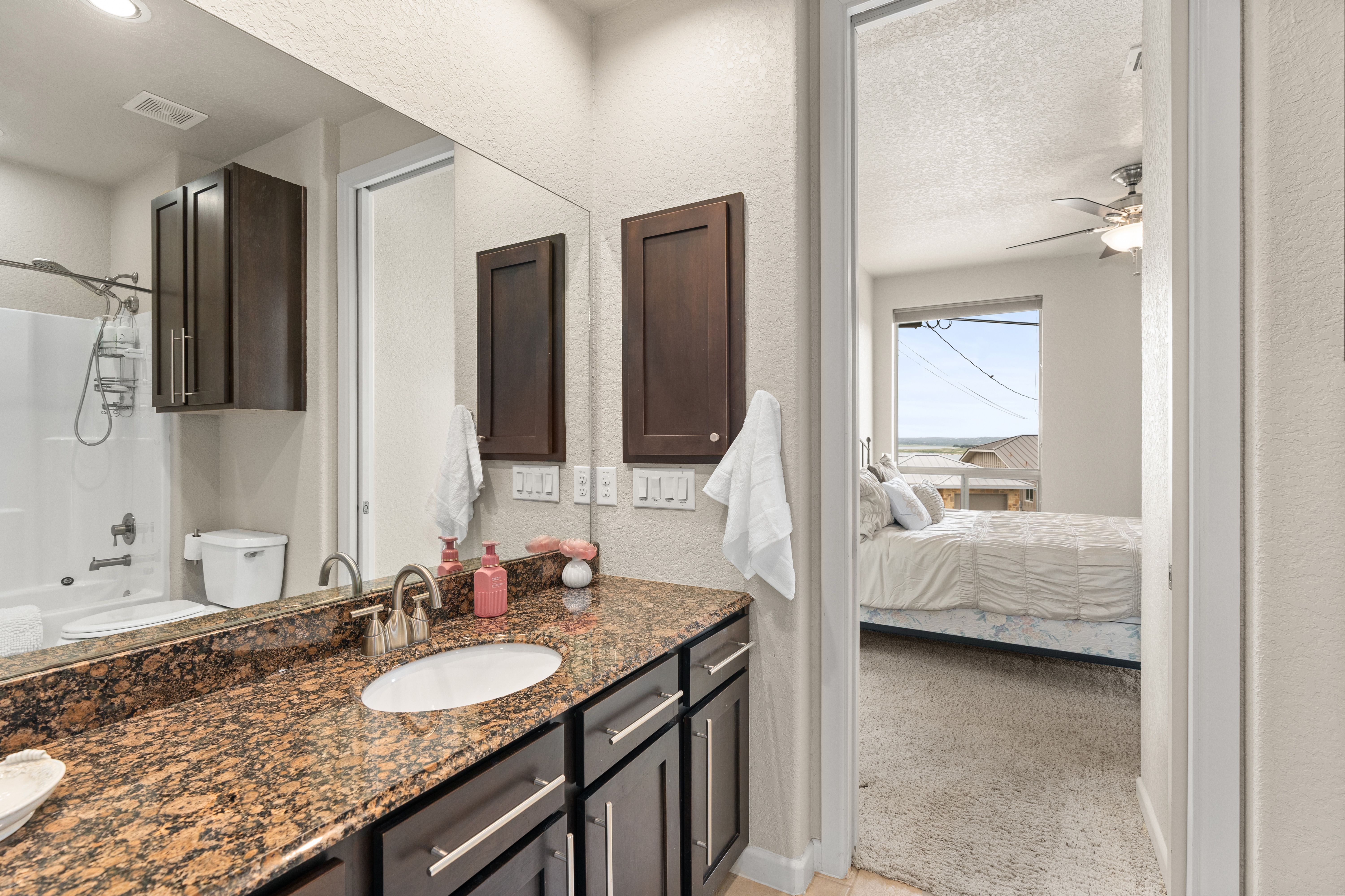  Canyon Lake Living at its Best - 物件實景