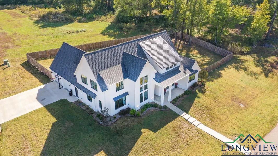 Texarkana, Texas, 75503, United States, 4 Bedrooms Bedrooms, ,4 BathroomsBathrooms,Residential,For Sale,1980394