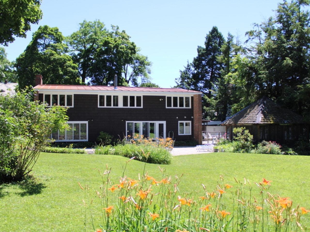 Burlington, Vermont, 05401, United States, 5 Bedrooms Bedrooms, ,2 BathroomsBathrooms,Residential,For Sale,1804397