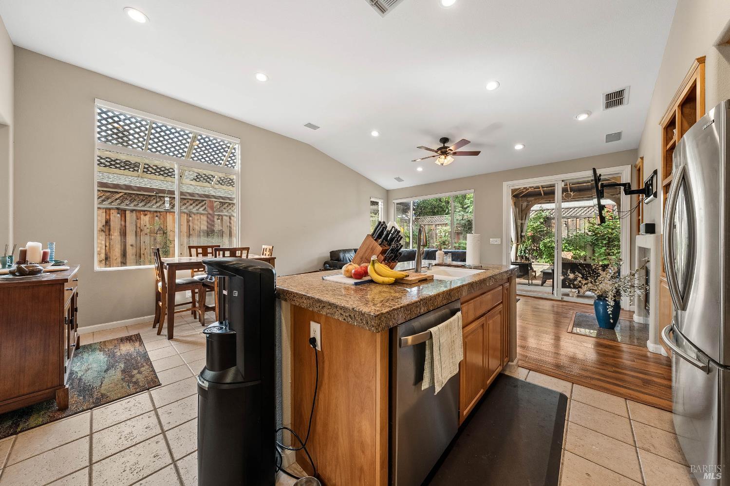 Santa Rosa, California, 95404, United States, 3 Bedrooms Bedrooms, ,2 BathroomsBathrooms,Residential,For Sale,1982129