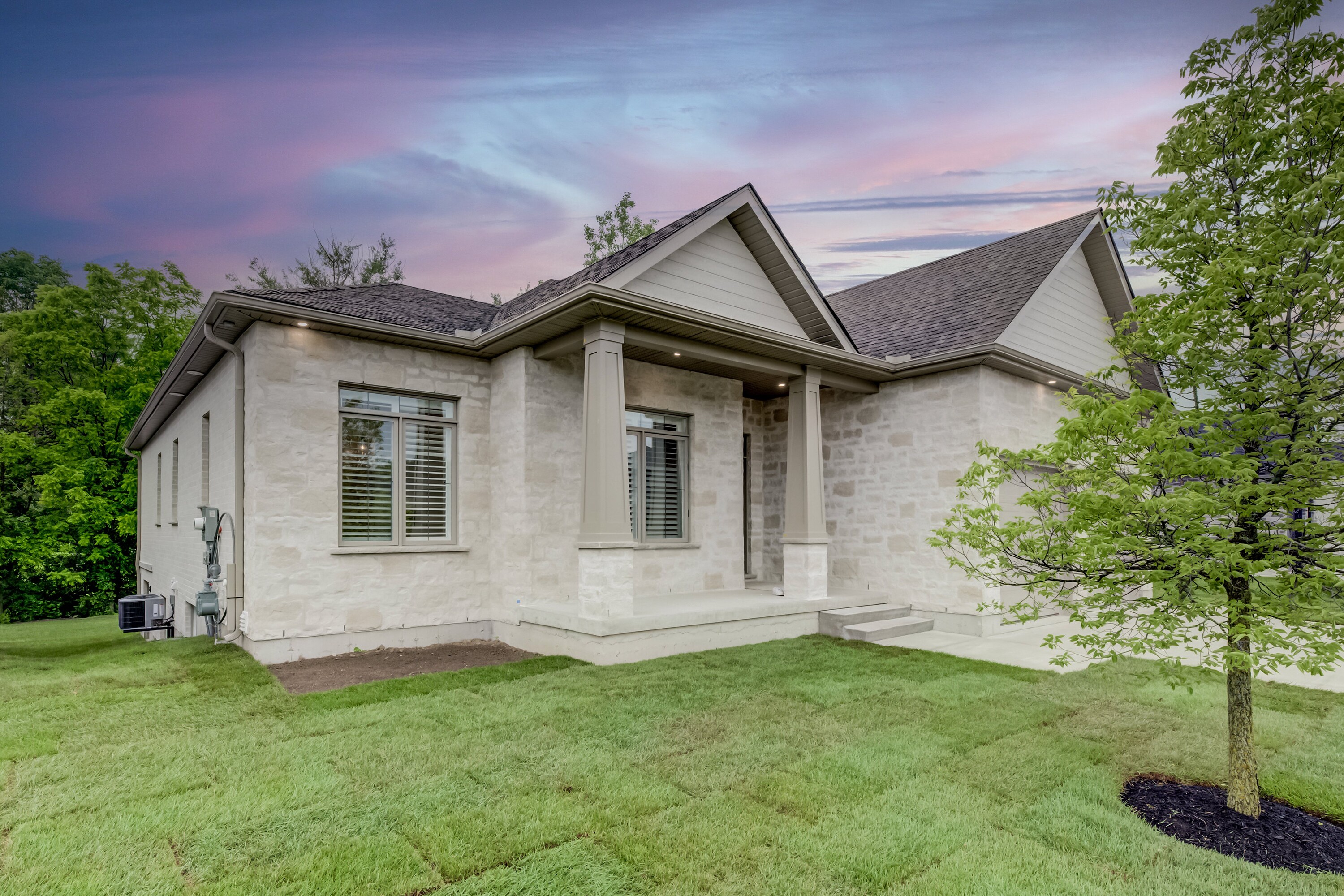  Custom-Built Bungalow - 物件實景