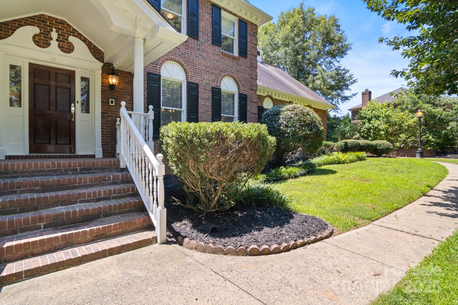 Matthews, North Carolina, 28104, United States, 4 Bedrooms Bedrooms, ,3 BathroomsBathrooms,Residential,For Sale,1876252