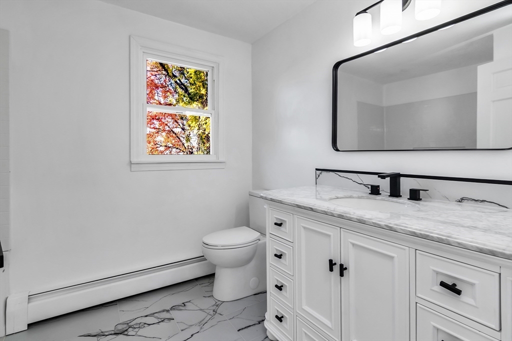 Methuen, Massachusetts, 01844, United States, 4 Bedrooms Bedrooms, ,3 BathroomsBathrooms,Residential,For Sale,1978164