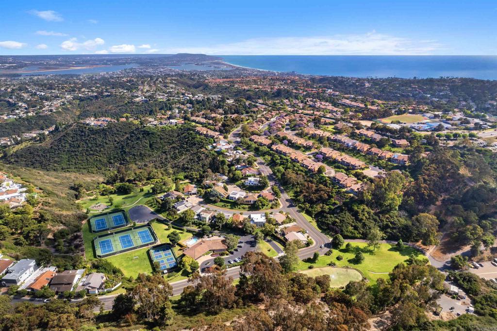 La Jolla, California, 92037, United States, 2 Bedrooms Bedrooms, ,3 BathroomsBathrooms,Residential,For Sale,1938534