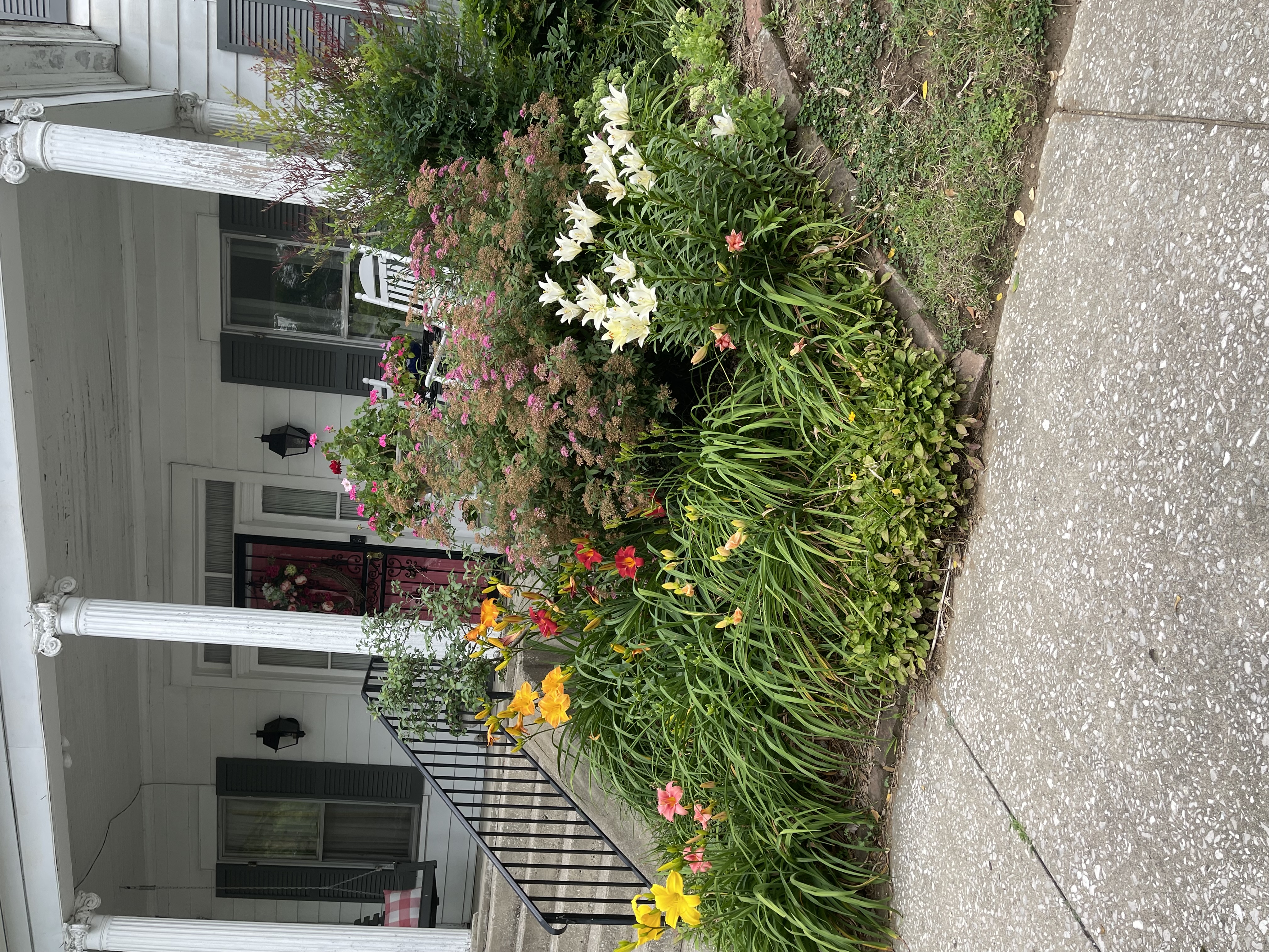 Frankfort, Kentucky, 40601, United States, 5 Bedrooms Bedrooms, ,3 BathroomsBathrooms,Residential,For Sale,1921363