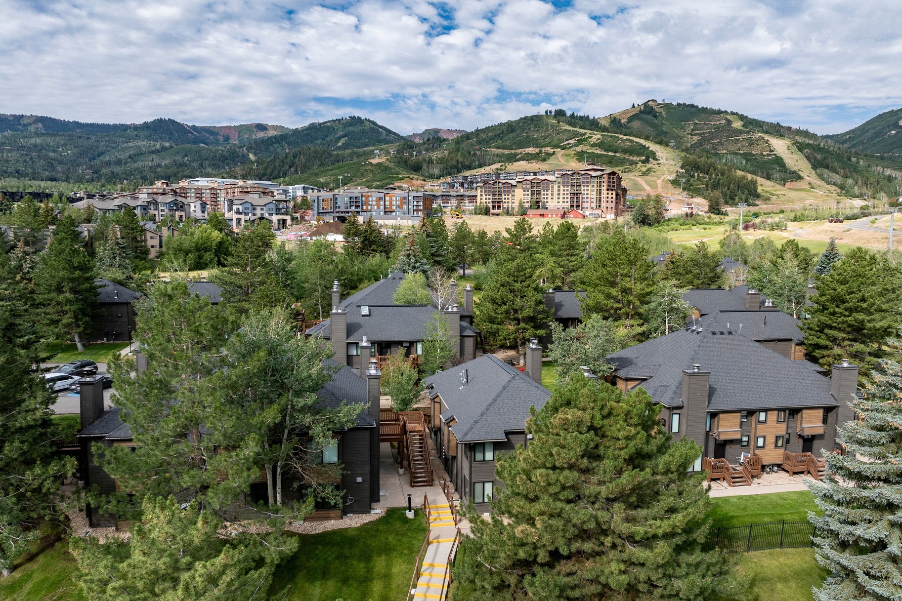  Ground Level Unit, Walk to Ski Lifts - 物件實景