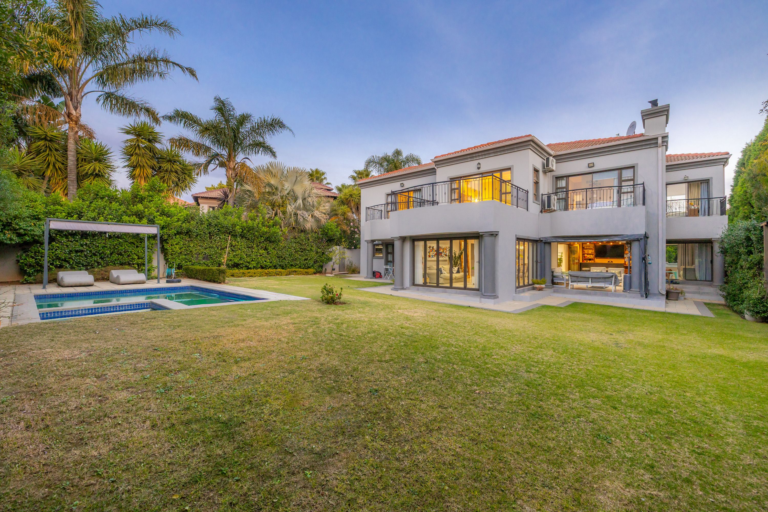  Elegant Family Home in a Secure Golf Estate - 物件實景