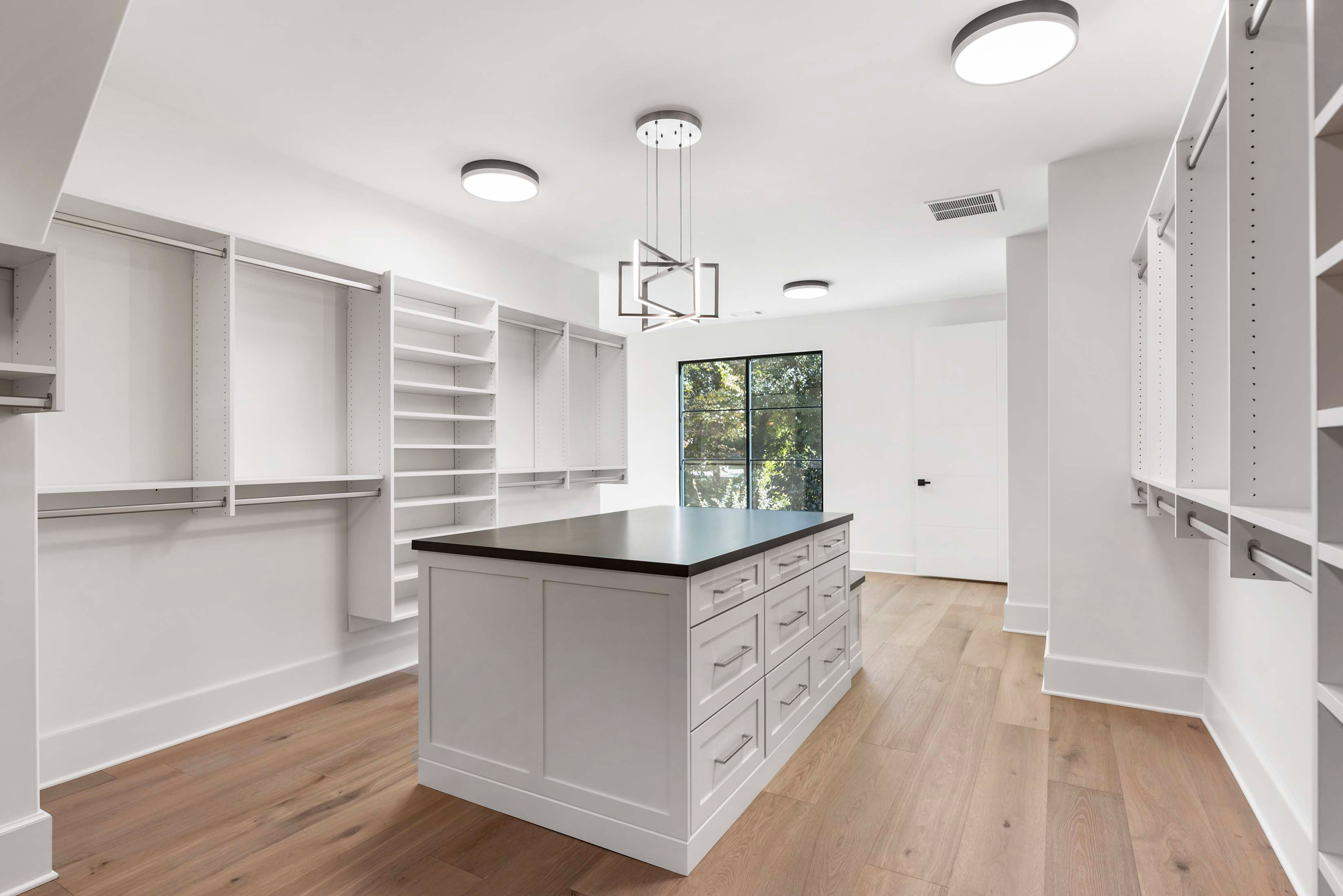 The Pinnacle of Luxury: New Custom Home in Prime Londonberry - 物件實景