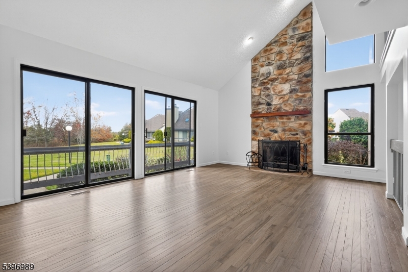 Franklin Twp., New Jersey, 08873, United States, 2 Bedrooms Bedrooms, ,3 BathroomsBathrooms,Residential,For Sale,1993021