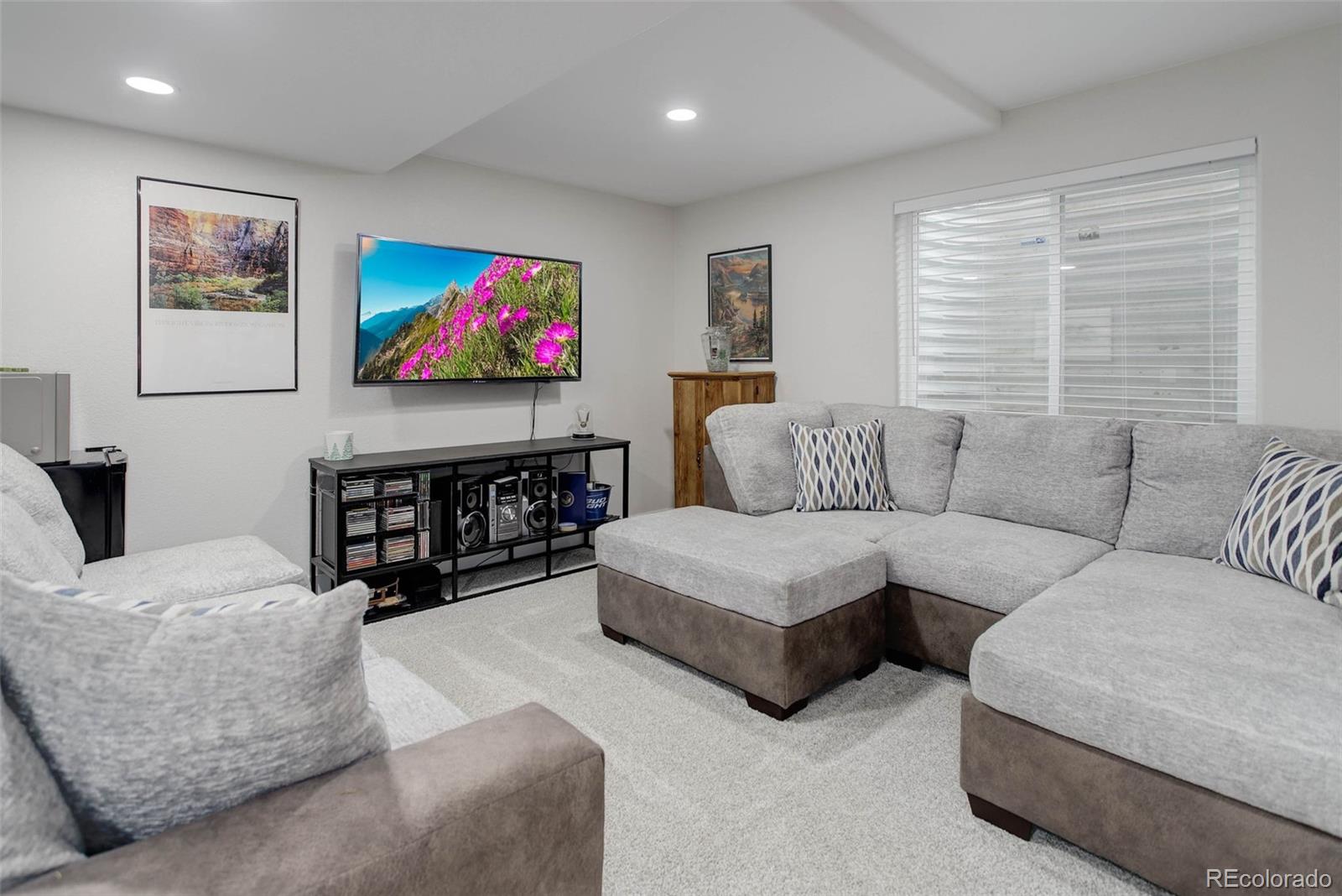 Commerce City, Colorado, 80022, United States, 5 Bedrooms Bedrooms, ,3 BathroomsBathrooms,Residential,For Sale,1837986