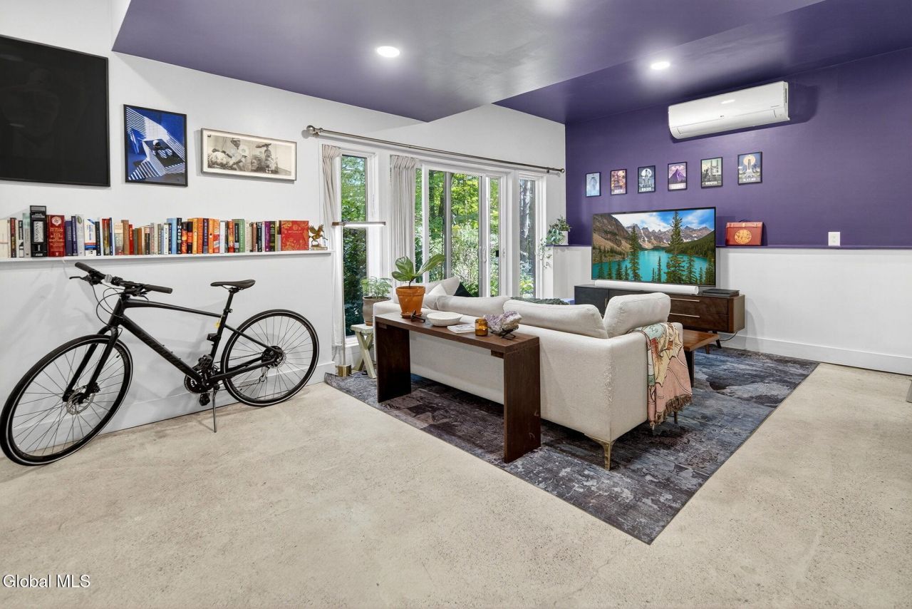 Valatie, New York, 12184, United States, 5 Bedrooms Bedrooms, ,3 BathroomsBathrooms,Residential,For Sale,1924980