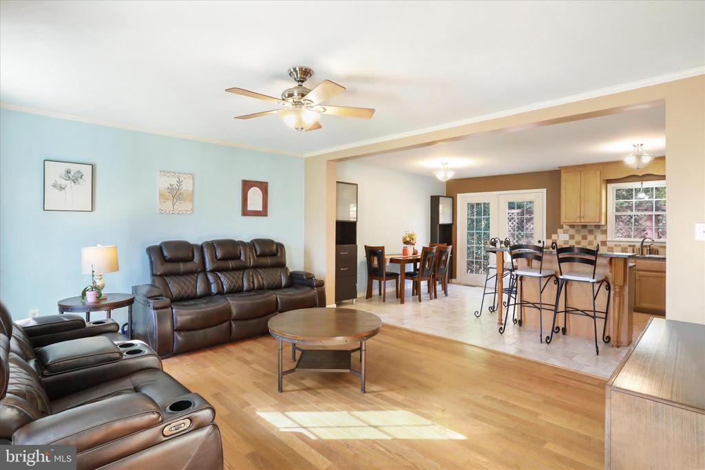 Front Royal, Virginia, 22630, United States, 4 Bedrooms Bedrooms, ,4 BathroomsBathrooms,Residential,For Sale,1994822