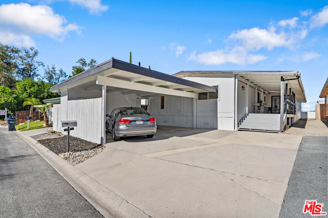 Calabasas, California, 91302, United States, 4 Bedrooms Bedrooms, ,4 BathroomsBathrooms,Residential,For Sale,2002110