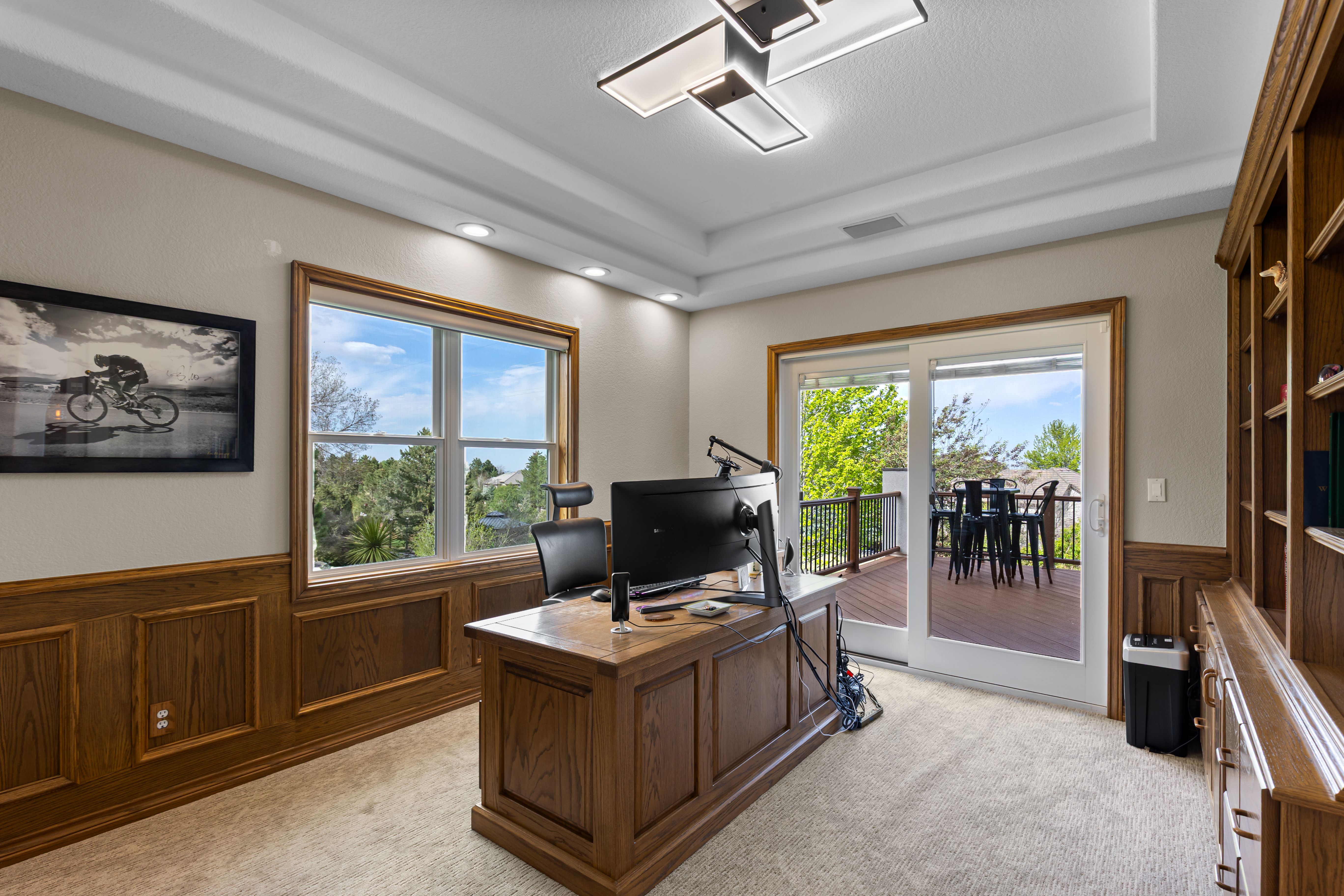  Stunning two-story walkout on a rare usable ¾-acre lot - 物件實景