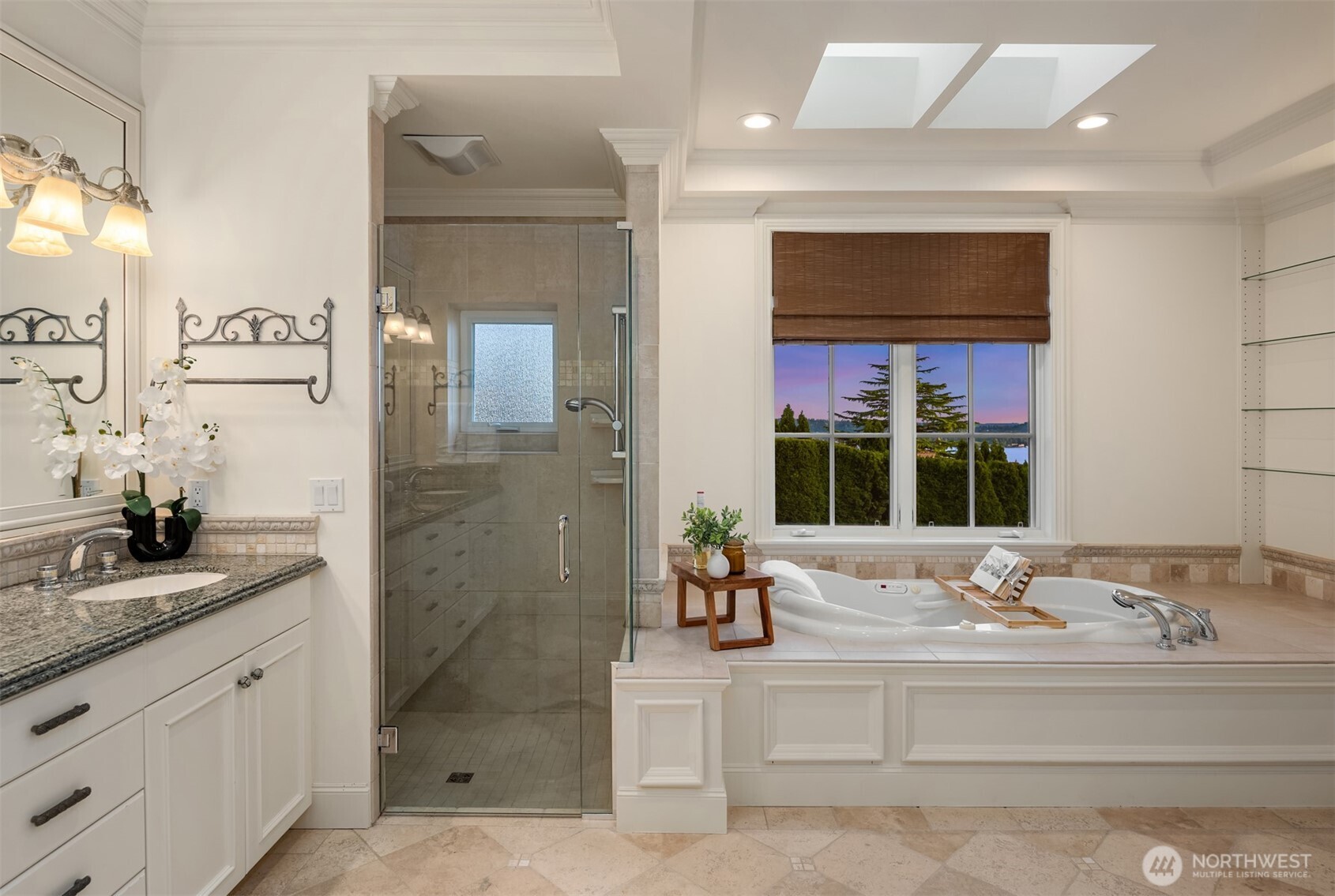 Clyde Hill, Washington, 98004, United States, 4 Bedrooms Bedrooms, ,4 BathroomsBathrooms,Residential,For Sale,1805060