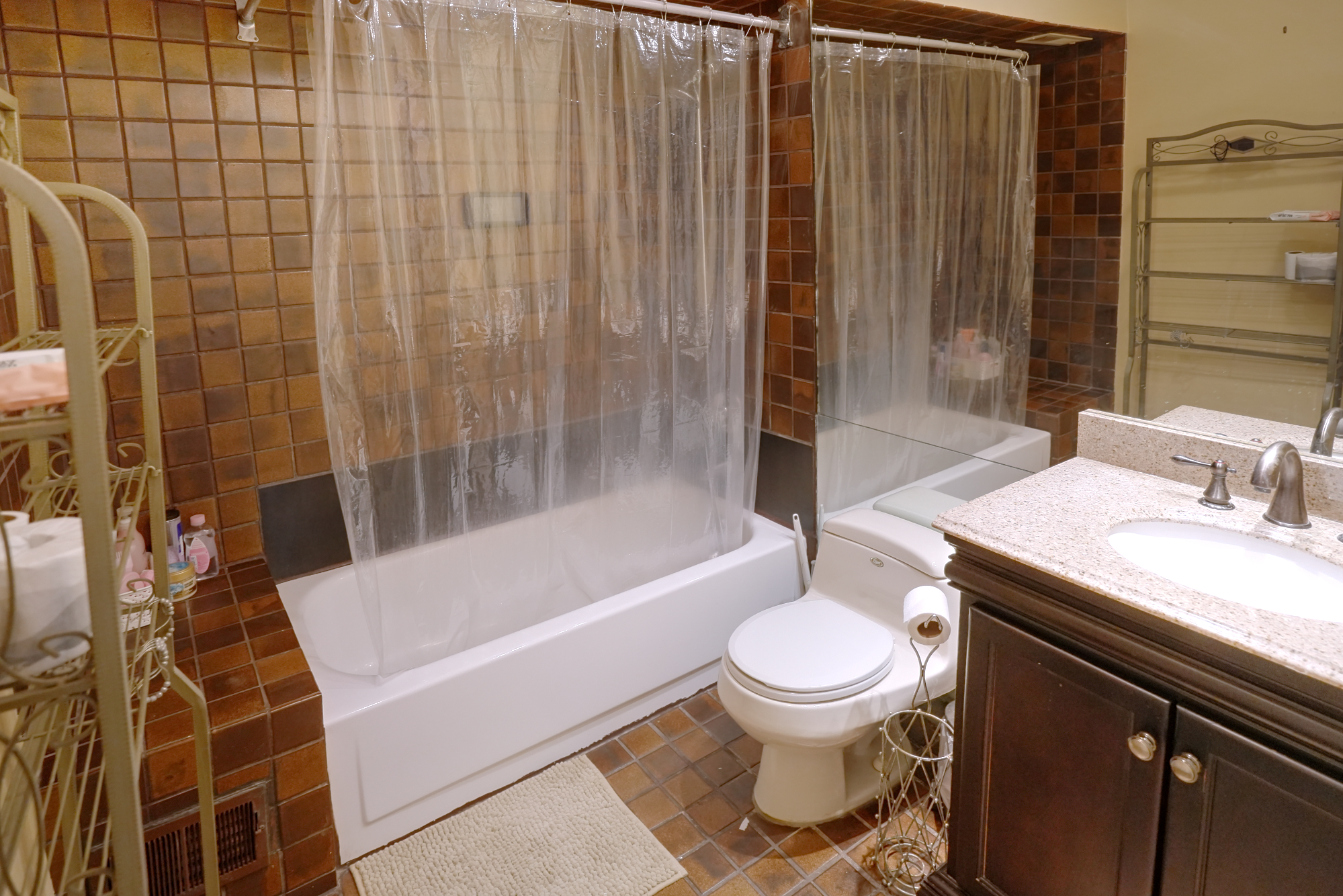 Secaucus, New Jersey, 07094, United States, 4 Bedrooms Bedrooms, ,3 BathroomsBathrooms,Residential,For Sale,1996656