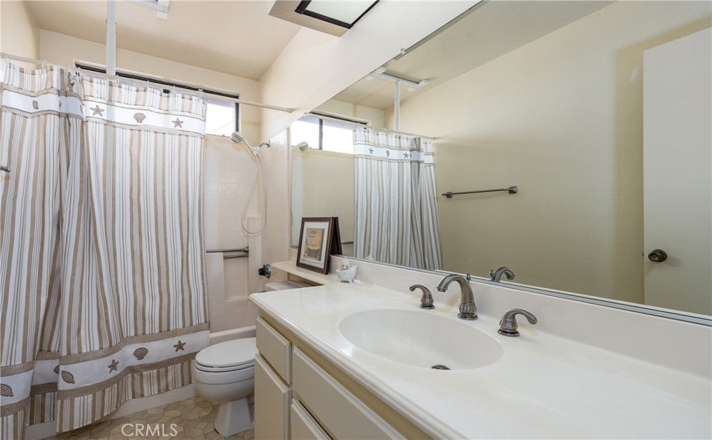 Redlands, California, 92374, United States, 3 Bedrooms Bedrooms, ,2 BathroomsBathrooms,Residential,For Sale,1975429